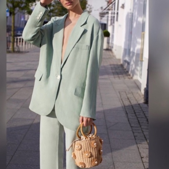 New NWT Woven Straw Pearl Round Bucket Bag - Picture 2 of 14